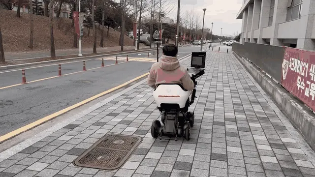 Wheelchair-based LiDAR mapping and on-campus autonomous mobile robot driving test