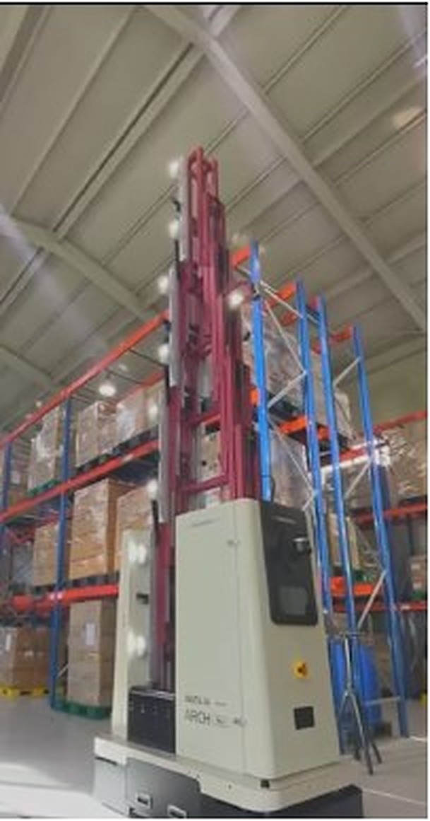 Integrated 10 m-class lift-equipped mobile manipulator platform